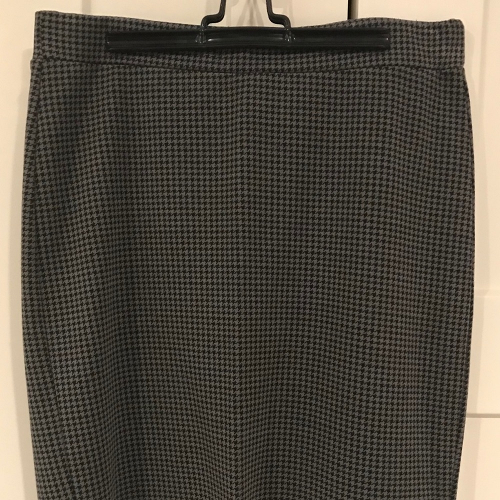 Women’s Loft Skirt, Size M